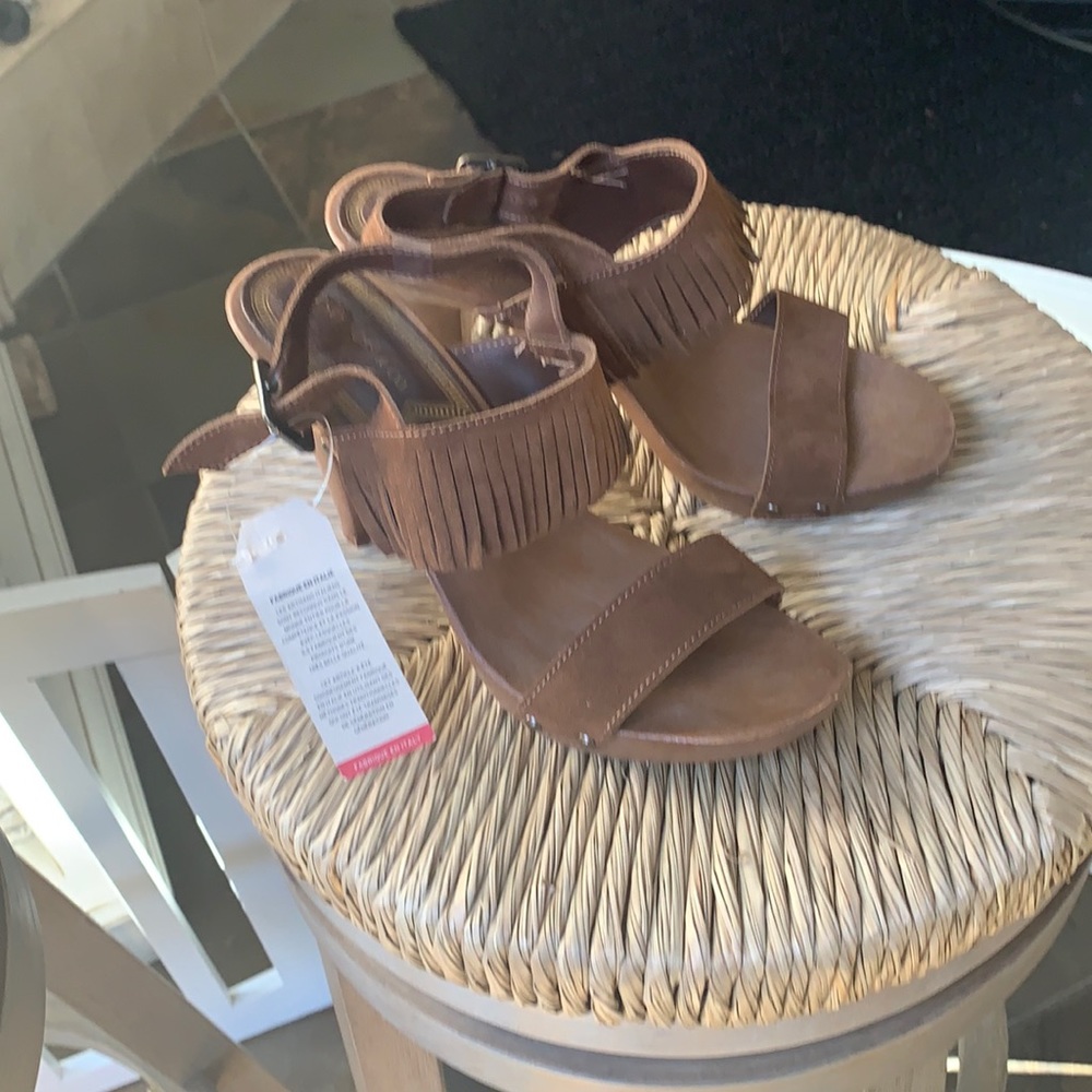 Brown Suede sandals with fringe - Picture 1 of 12